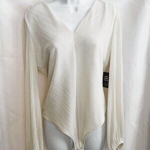 Express NWT LS V-Neck Thong Bodysuit Size Large Ivory Color Ribbed Texture